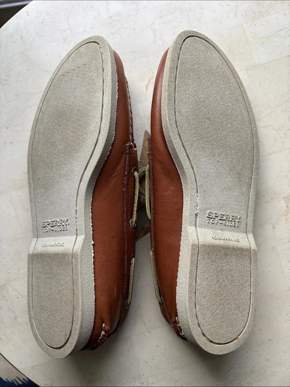 Sperry Men’s Brown Leather 2-Eye Boat Shoes with Green Laces 8.5M